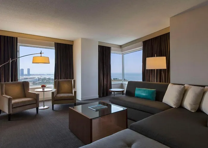 Best Chicago Hotels Offering Free Parking